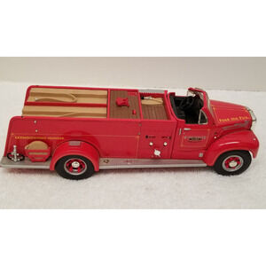 First Gear 1/34 scale die cast model of 1960 Mack B model pumper fire truck fire